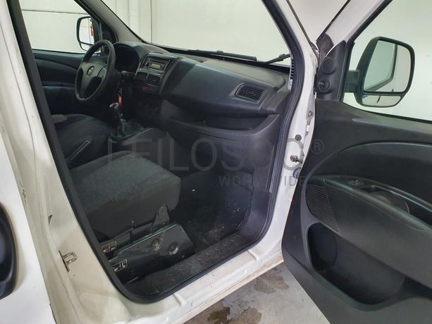 Opel Combo 1.6 CDTI · Ano 2017