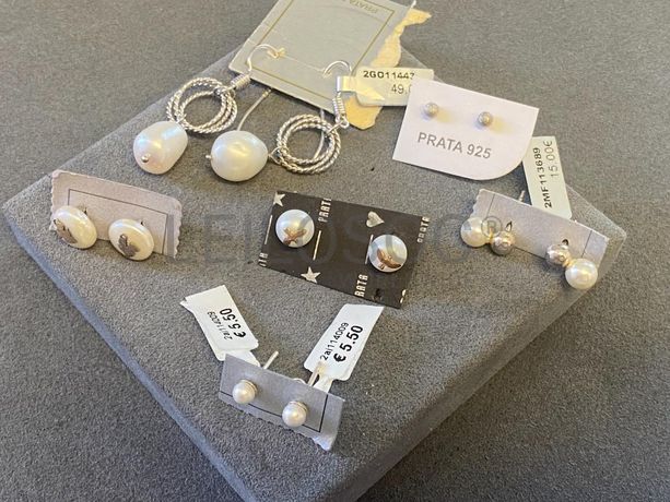 Brincos em prata e outros materiais