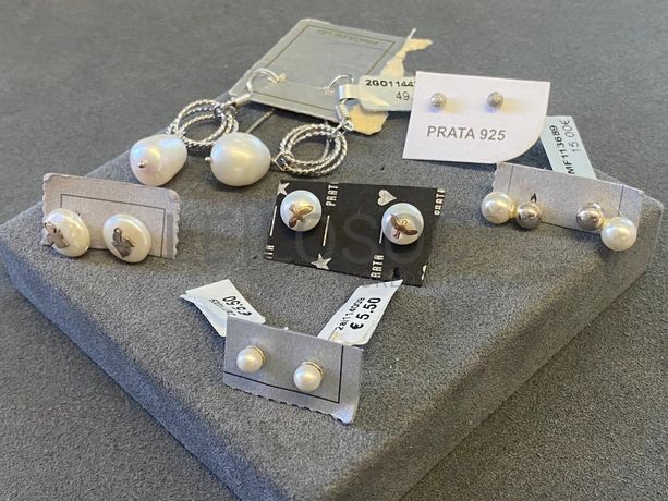 Brincos em prata e outros materiais