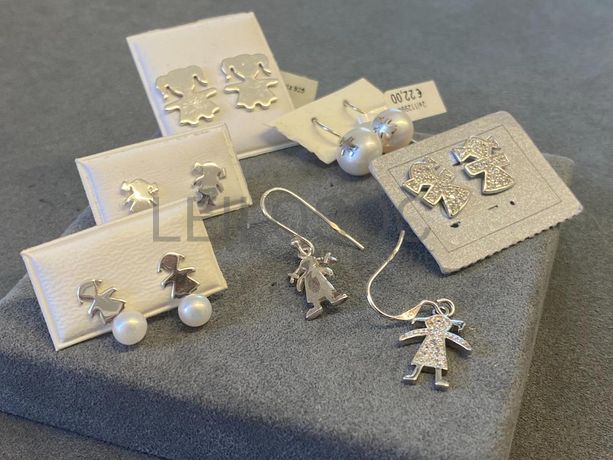 Brincos em prata e outros materiais