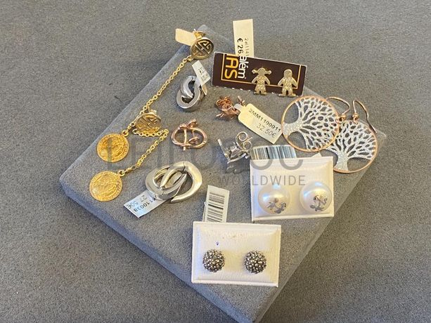 Brincos em prata e outros materiais