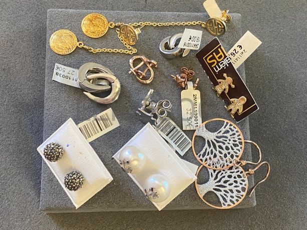 Brincos em prata e outros materiais