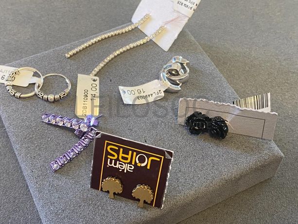 Brincos em prata e outros materiais