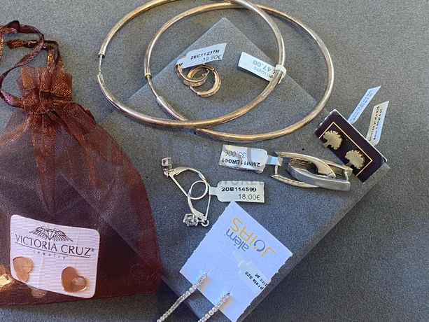 Brincos em prata e outros materiais