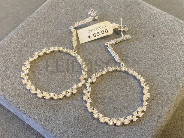 Brincos em prata e outros materiais