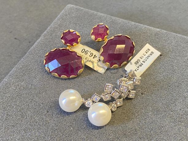 Brincos em prata e outros materiais