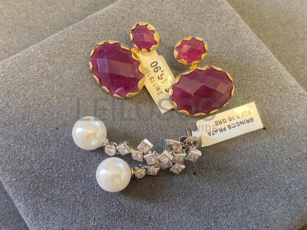 Brincos em prata e outros materiais