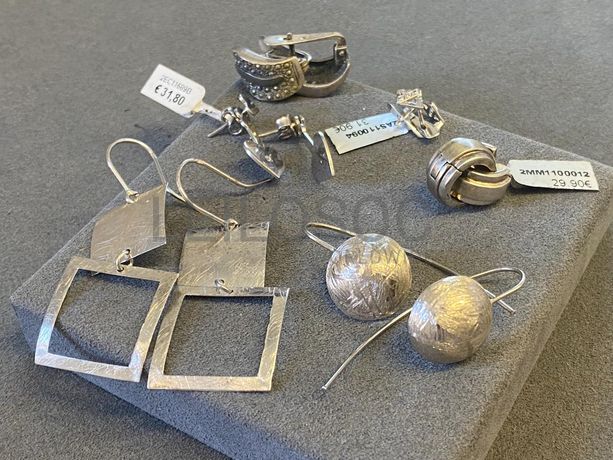 Brincos em prata e outros materiais