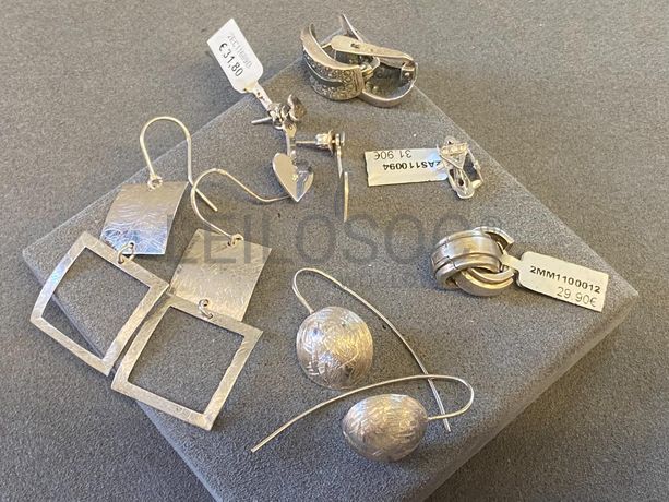 Brincos em prata e outros materiais