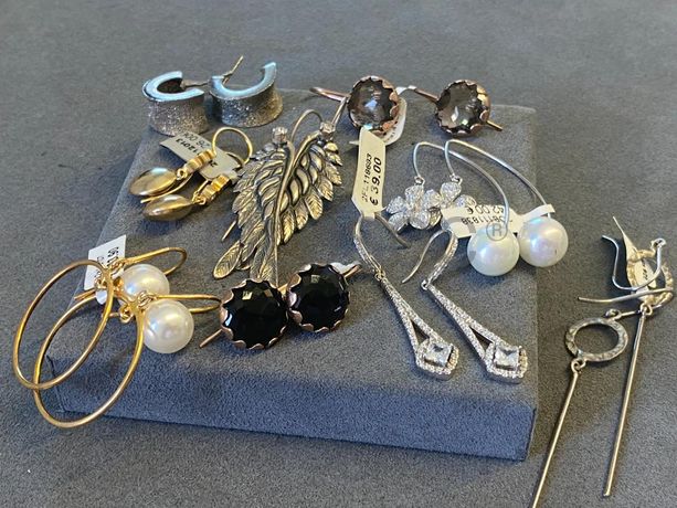 Brincos em prata e outros materiais