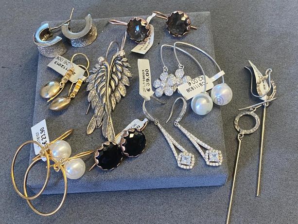 Brincos em prata e outros materiais