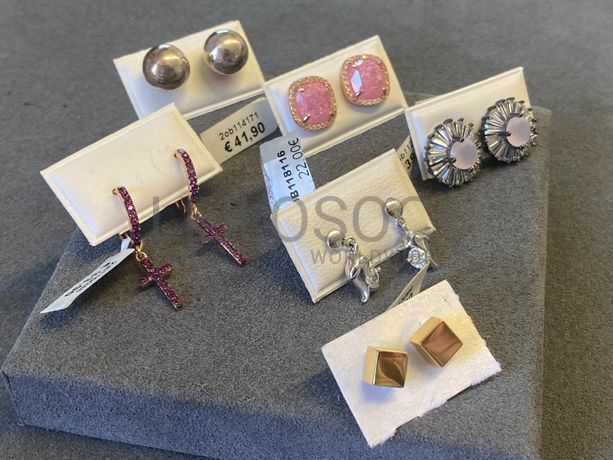 Brincos em prata e outros materiais