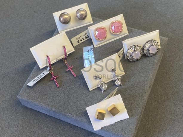 Brincos em prata e outros materiais