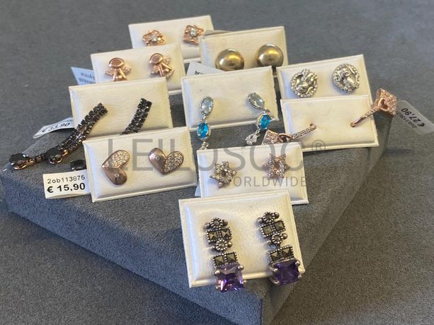 Brincos em prata e outros materiais