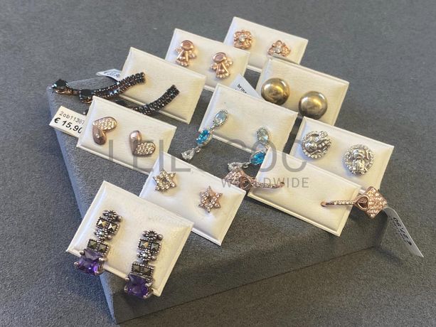 Brincos em prata e outros materiais