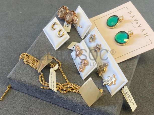 Brincos em prata e outros materiais