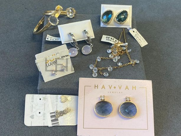 Brincos em prata e outros materiais