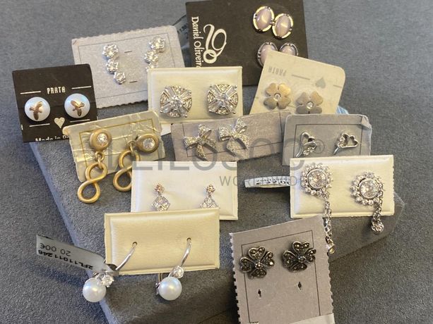 Brincos em prata e outros materiais