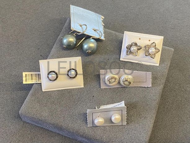 Brincos em prata e outros materiais