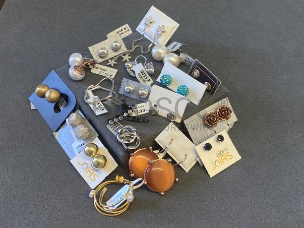 Brincos em prata e outros materiais