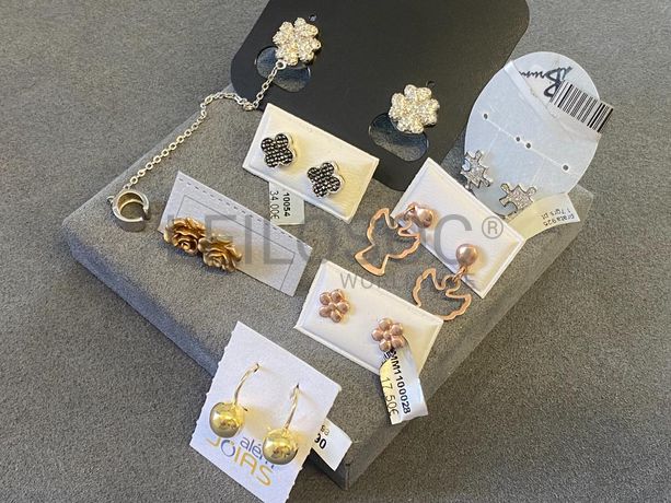 Brincos em prata e outros materiais