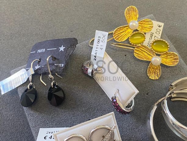 Brincos em prata e outros materiais