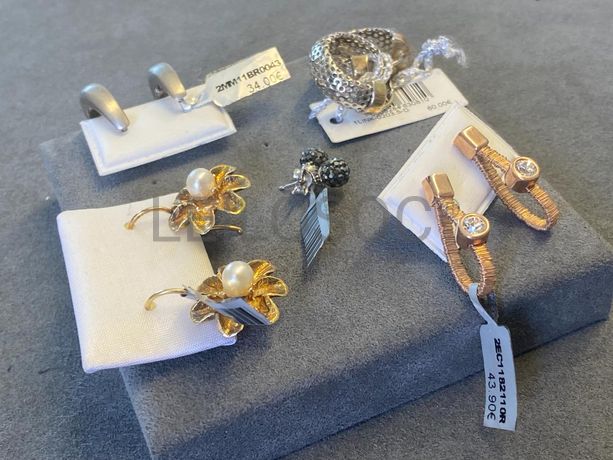 Brincos em prata e outros materiais