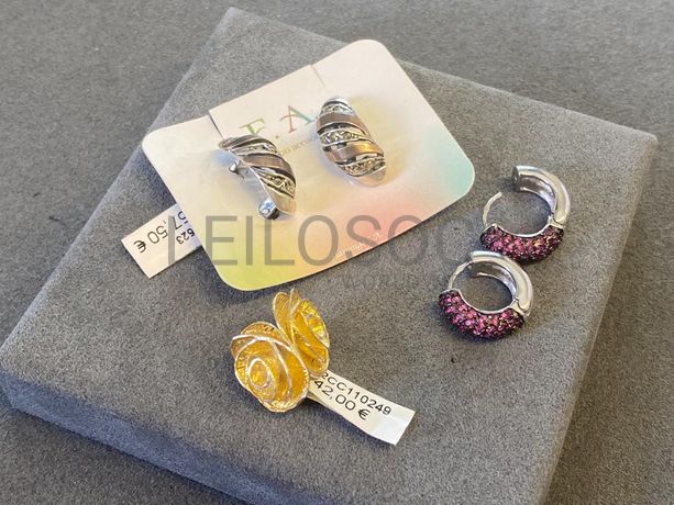 Brincos em prata e outros materiais