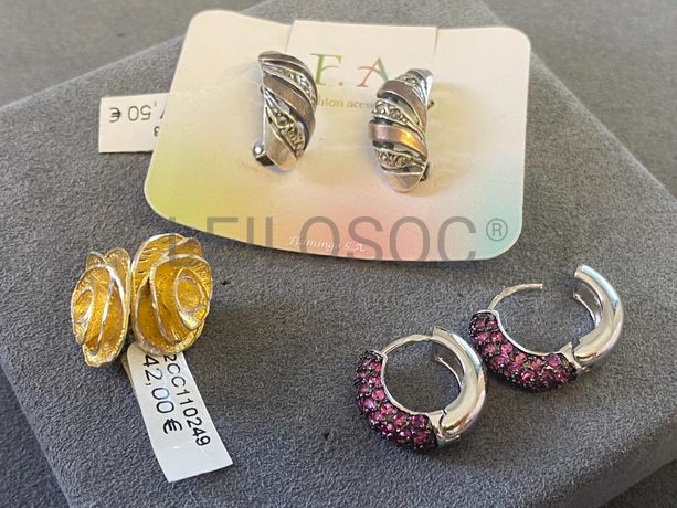 Brincos em prata e outros materiais