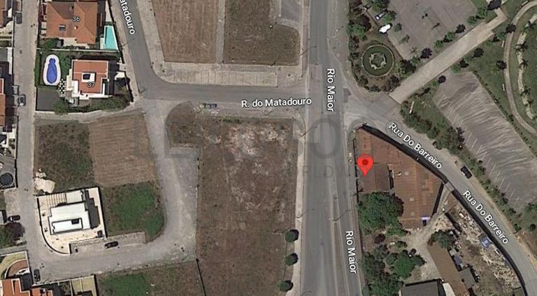 Moradia V3 com Logradouro· Rio Maior