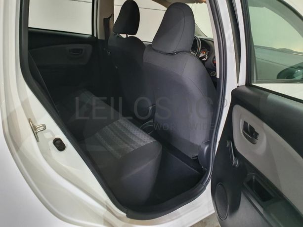 Toyota Yaris 1.0 · Ano 2017