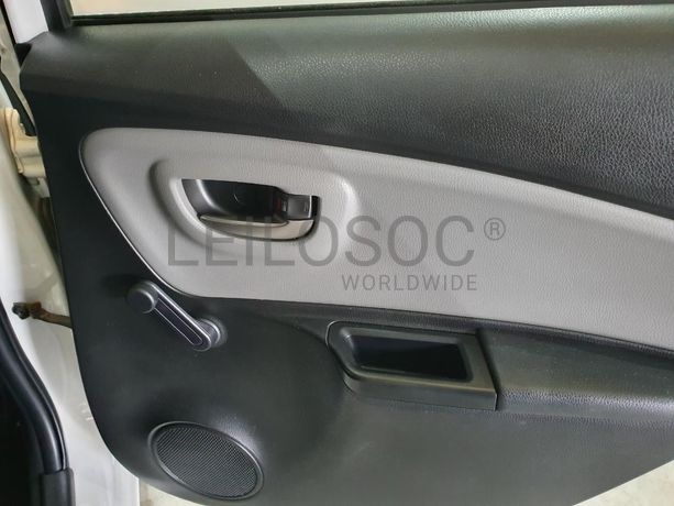 Toyota Yaris 1.0 · Ano 2017