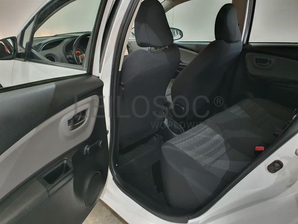 Toyota Yaris 1.0 · Ano 2017