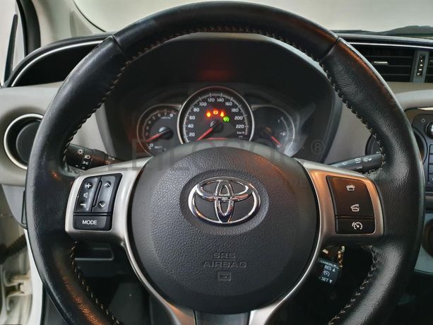 Toyota Yaris 1.0 · Ano 2017