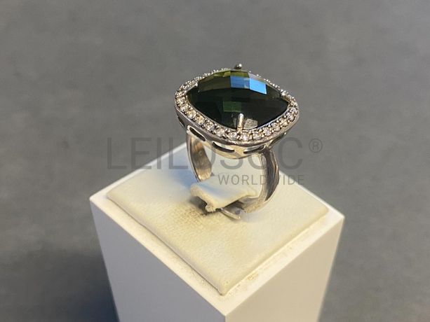 Anel em prata e outros materiais