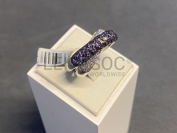 Anel em prata e outros materiais