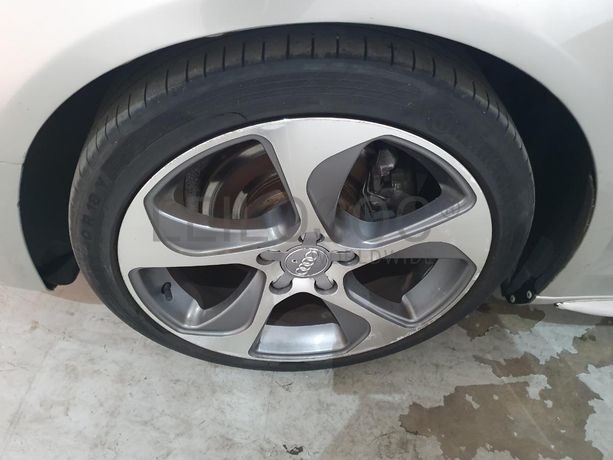 Audi A4 2.0TDI · Ano 2013