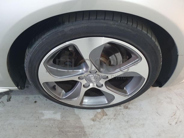 Audi A4 2.0TDI · Ano 2013