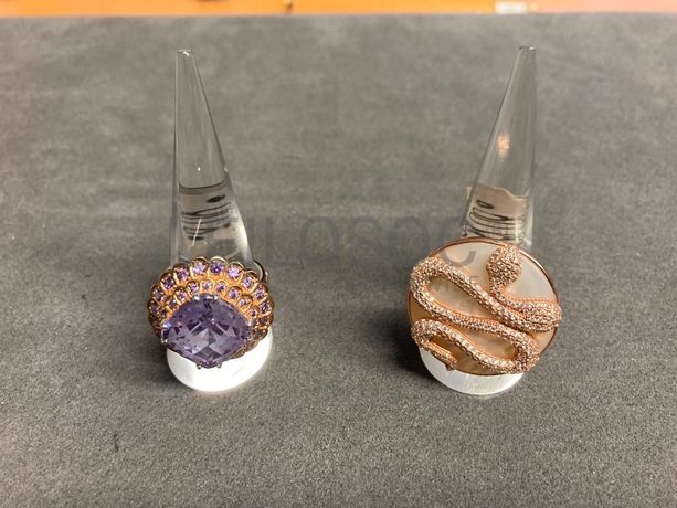 Anéis em prata e outros materiais