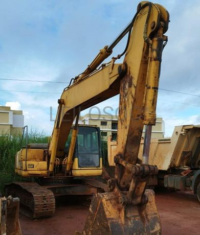 Escavadora de rastos Komatsu PC220 -7 · Samba Caju