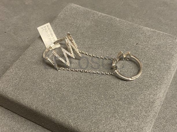 Anéis em prata e outros materiais