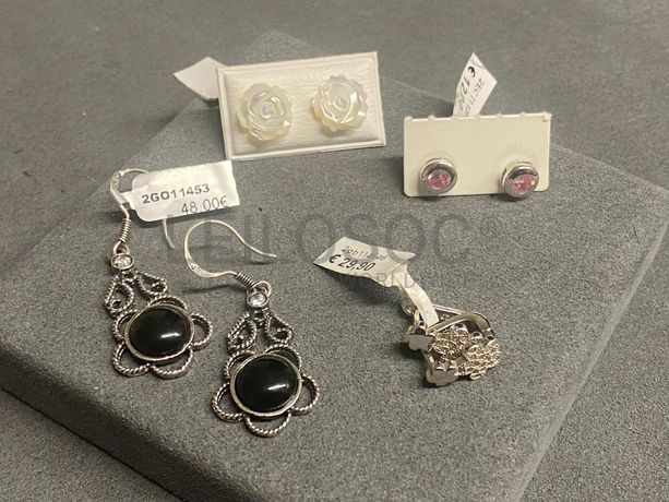 Brincos em prata e outros materiais