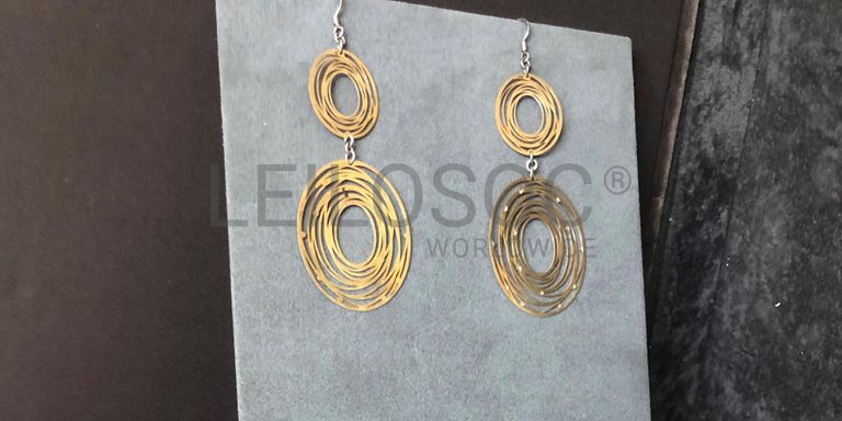 Brincos em prata e outros materiais