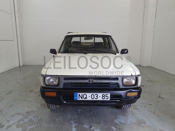 Toyota Hilux 2.4D · Ano 1990