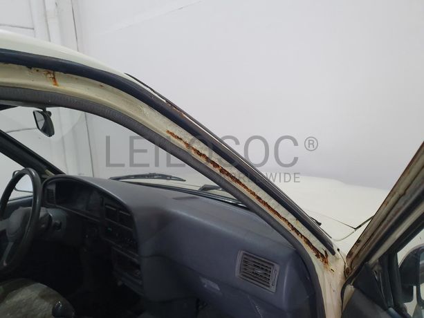 Toyota Hilux 2.4D · Ano 1990