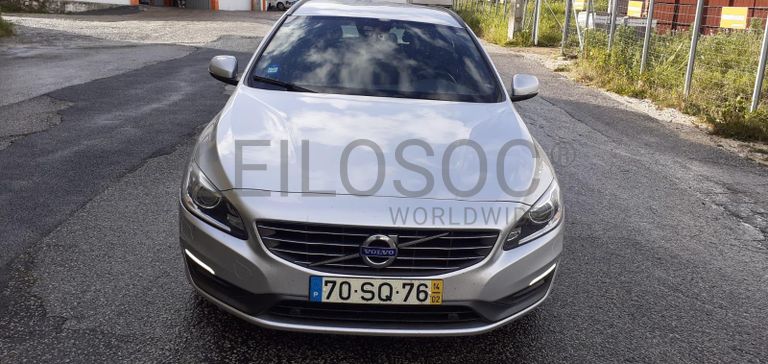 Volvo V60 2.0 · Ano 2014
