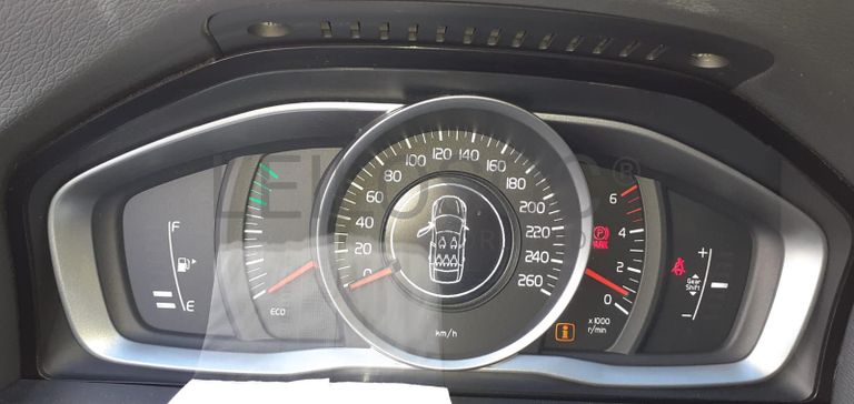 Volvo V60 2.0 · Ano 2014