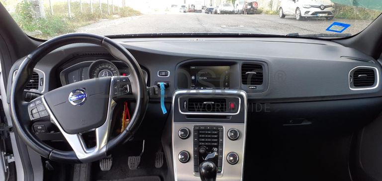 Volvo V60 2.0 · Ano 2014