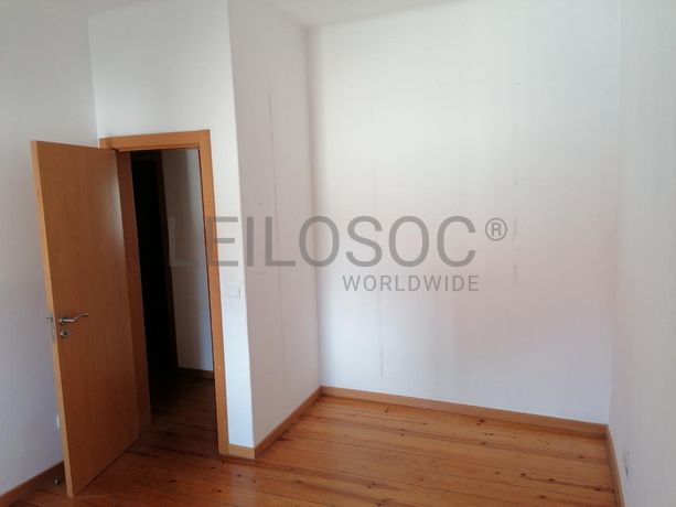 Edifício 3 Pisos c/ Logradouro · Estrela, Lisboa