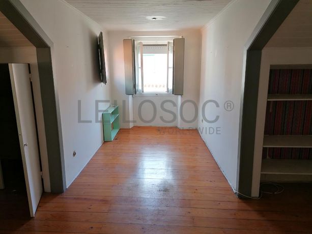 Edifício 3 Pisos c/ Logradouro · Estrela, Lisboa